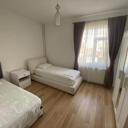 Isiklarda Merkezi Konumda Daire Apartament *