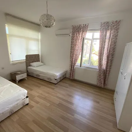 Isiklarda Merkezi Konumda Daire Apartament